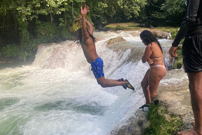Dunns River Falls and Shopping Tour in Ocho Rios - Ocho Rios market shopping after the climb