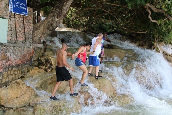 Dunns River Falls Half Day Private Tour Including Entry Fee. - What the private tour adds
