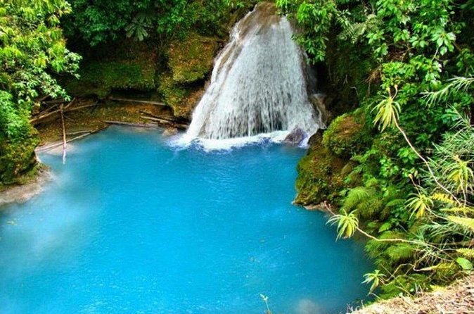 "Explore Scenic Tropical Waterfalls at Blue Hole" - What the small-group setup means for you