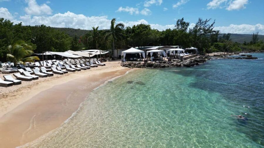 Falmouth: Dunn’s River Falls & Bamboo Beach Club VIP Access - The drink package and cocktail demonstration