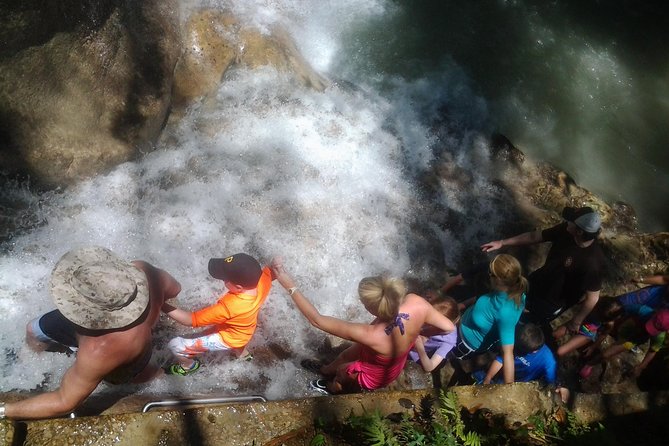 Falmouth Shore Excursion Dunn's River Falls - Columbus Park offers 15 minutes for photos