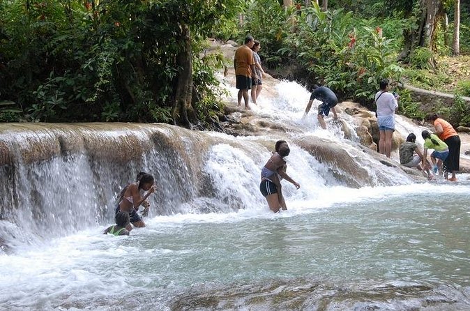 Falmouth Shore Excursion: Dunns River Falls and River Tubing Tour - How the day fits a cruise schedule