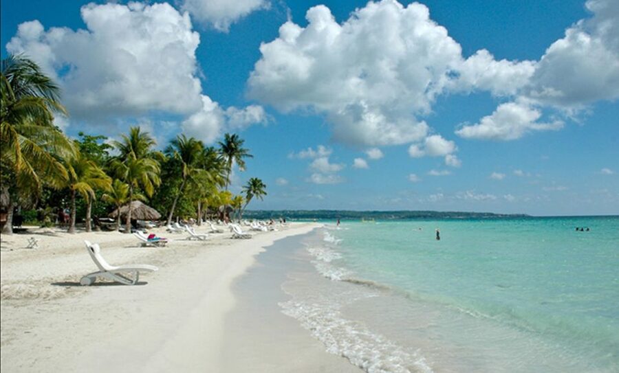 From Falmouth/Ocho Rios: Negril Beach and Catamaran Cruise - Snorkeling in the Caribbean Sea