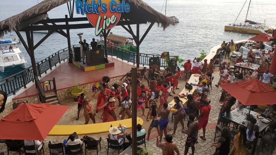 From Montego Bay: Negril Beach & Rick's Cafe Sunset Day Trip - Sunset on Jamaica’s west coast