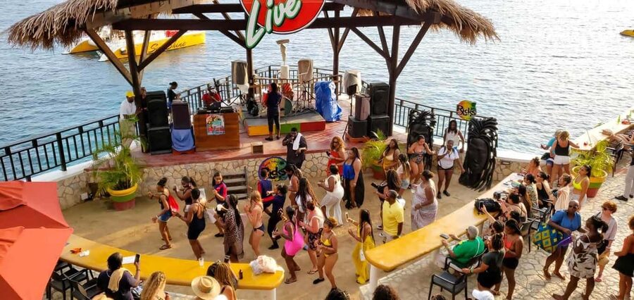 From Negril/Palladium: Negril Beach and Ricks Cafe Tour - Why Negril’s beach stop works well