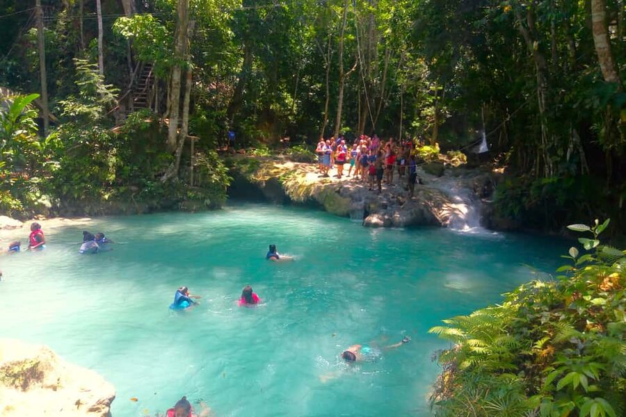 From Ocho Rios: Blue Hole Tour with Jamaican KFC Meal - Arriving at Island Gully Falls and the Blue Hole