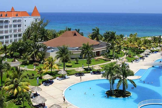 Grand Bahia Principe Hotel Airport Transfer - A private start or finish in Runaway Bay