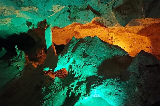 Green Grotto Caves Excursion from Ocho Rios - A local jerk lunch, with the bill left to you