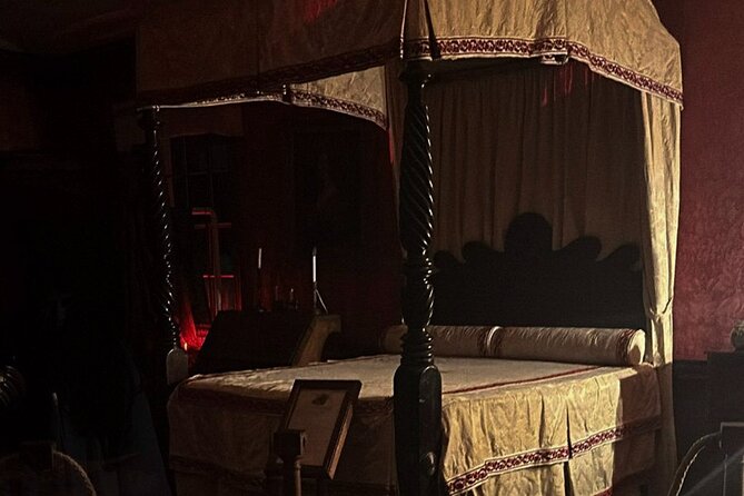 Haunted Rose Hall Great House Night Tour in Montego Bay - What the interactive format adds