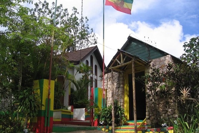 Jamaica Combo Tour: Dunn's River Falls and Bob Marley’s Nine Mile - Why pair Nine Mile with Dunn’s River Falls?