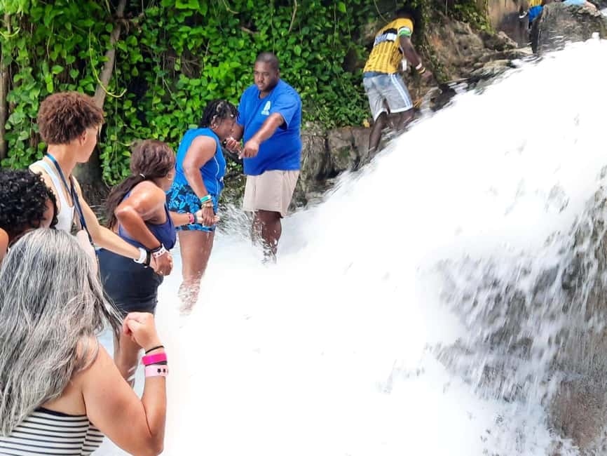 Jamaica Dunn's River Falls guided tour from Ocho Rios hotels - Guide or independent visit?