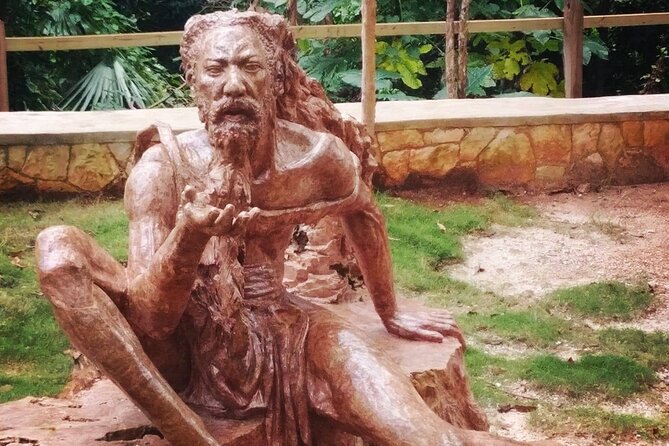 Jamaica Giants sculpture park, art galleries - The Great House gallery adds a second view of the collection
