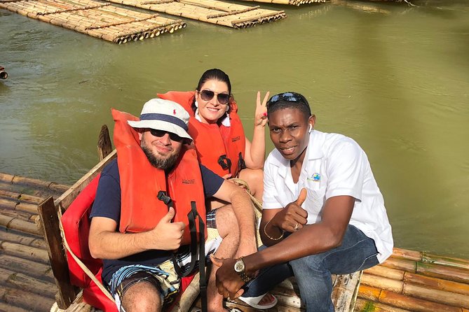 Jamaica Martha Brae Bamboo Rafting with Bus Transportation - Why the private format works well