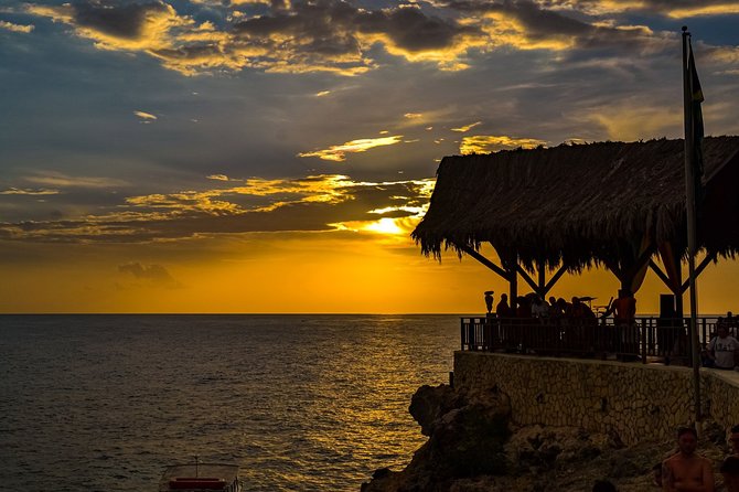 Jamaica Sunset at Rick's Cafe Private Tour with Transfer - The Montego Bay to Negril Drive