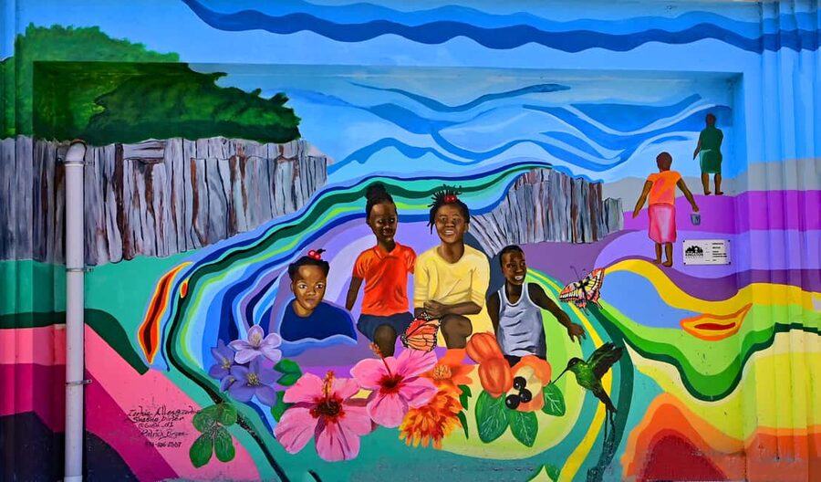 Kingston Creative: Mural Art Walking Tour - Artivive turns a mural into a moving picture