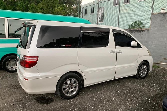 Kingston Round Trip Airport Transfers to Ocho Rios - Landing at Norman Manley International Airport