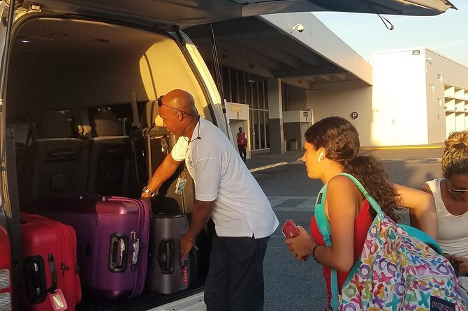 Kingston Round Trip Airport Transfers to Ocho Rios - Arriving at your hotel or villa