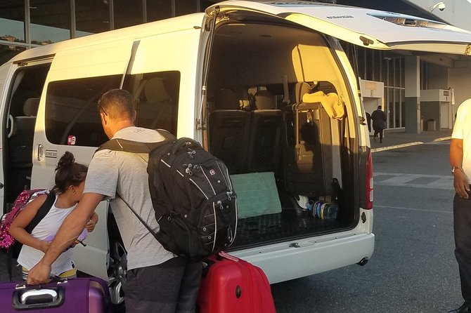 Kingston Round Trip Airport Transfers to Ocho Rios - What the $230 price really buys you