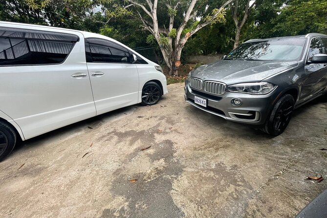 Luxurious Airport Pickup! - BMW X5 or Toyota Alphard Comfort