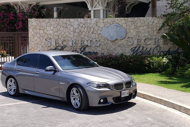 Luxury Transfer: Montego Bay Airport - Negril & Ocho Rios Resorts - Starting outside Sangster International Airport