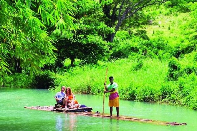 Martha Brae Rafting from Montego Bay - PPP - At Martha Brae River, the attraction is the pace