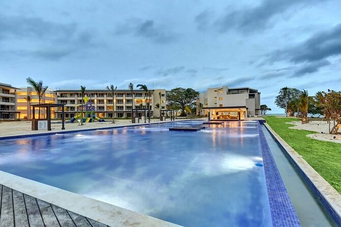 Montego Bay Airport Private Taxi to Royalton Negril - Roundtrip service and the return to Montego Bay