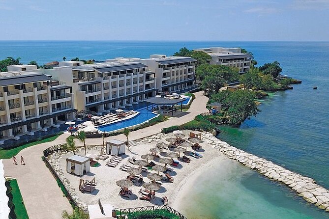 Montego Bay Airport Private Taxi to Royalton Negril - Who will get the most from this taxi