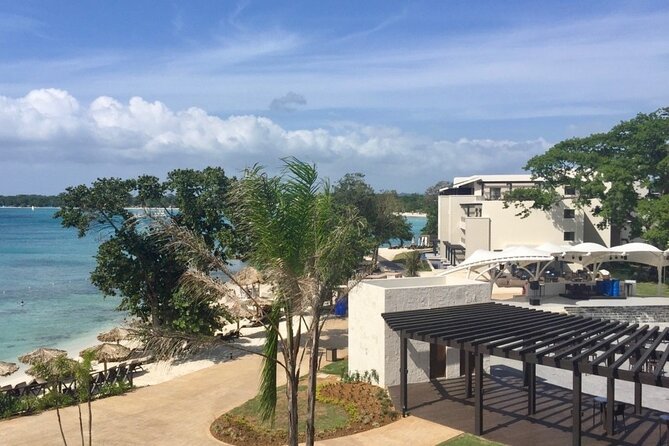 Montego Bay Airport private Taxi to Royalton Negril - What the 25-minute airport-to-hotel plan looks like