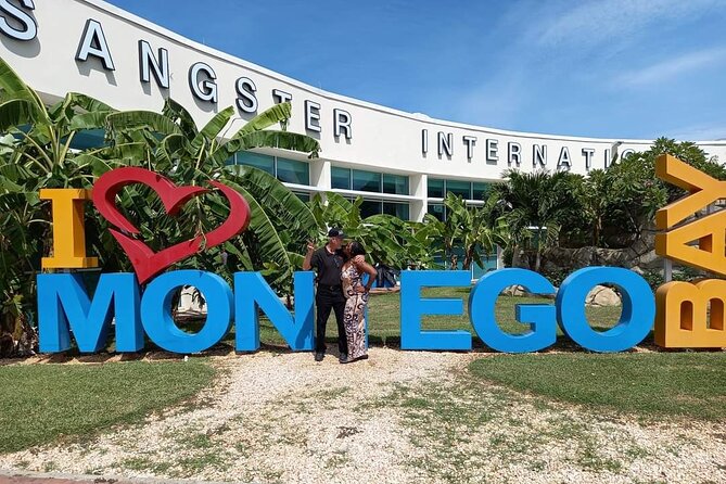 Montego Bay Airport Private Transfer to Hotels in Montego bay - Landing in Montego Bay without the usual scramble