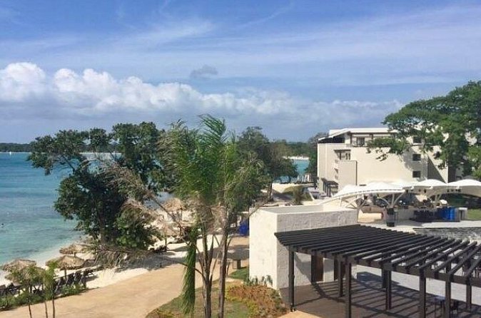 Montego Bay Airport to Royalton/Hideaway Negril Private Transfer - Who will get the most from this transfer