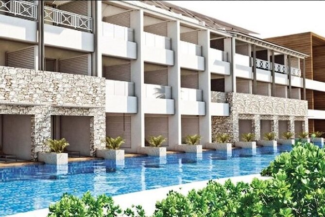 Montego Bay Airport to Royalton/Hideaway Negril Private Transfer - A 90-minute coastal ride to Negril