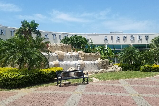 Montego Bay Airport Transfer to Ocho Rios and Runnaway Bay Hotels(Private) - What the $60 price really buys