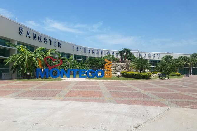 Montego Bay Airport Transfer to Ocho Rios and Runnaway Bay Hotels(Private) - The small details that make arrival easier