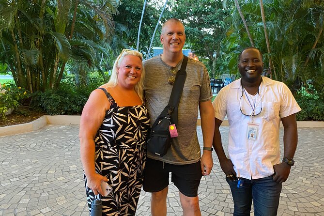 Montego Bay Airport Transfers-Round Trip - A little Jamaica between airport and hotel