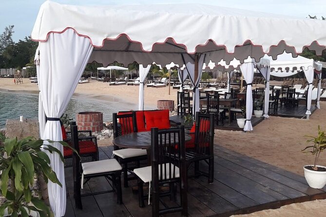 Montego Bay: Bamboo Beach Club VIP Access with Lunch & Cocktails - Six cocktails and the Kool Bartenders show