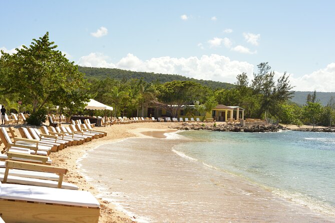 Montego Bay: Bamboo Beach Club with Lunch and Cocktails - Reggae Music and the Variable Entertainment