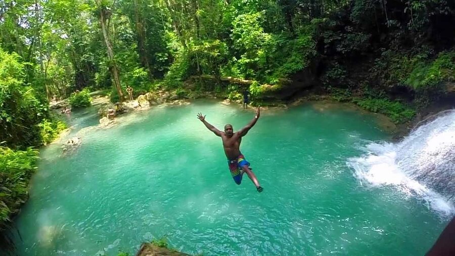 Montego Bay: Blue Hole, Dunn’s River, and Beach Club Trip - Key points to know before booking