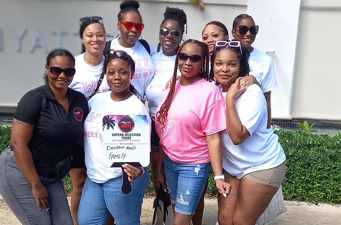Montego Bay City, Community, Culture Tour & Rafting-Transfer Only - Browsing the Craft Market
