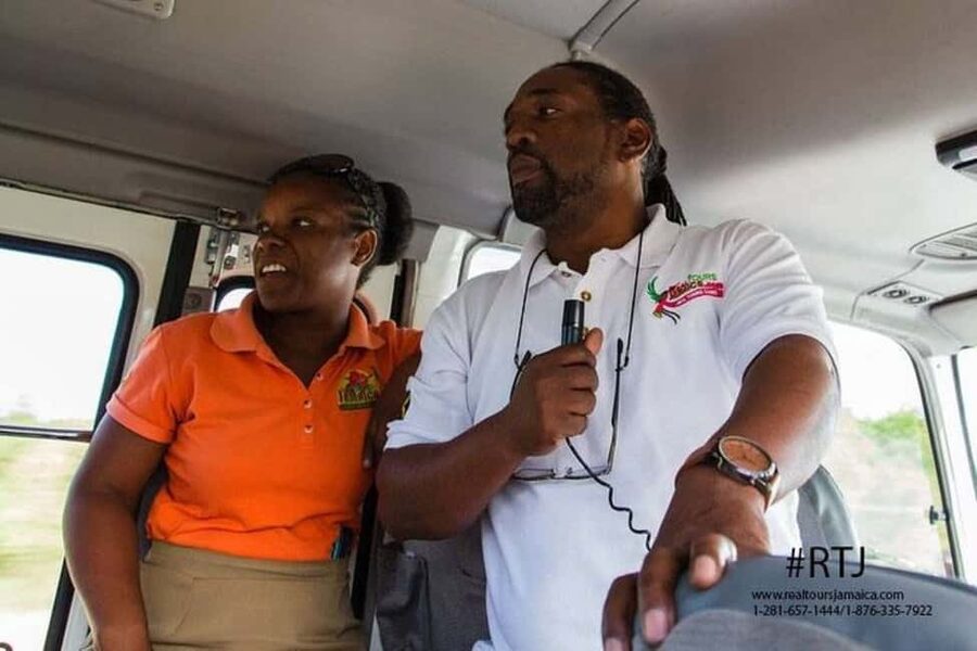 Montego Bay: City Highlights and Souvenir Shopping Tour - The Hip Strip, Margaritaville, and picture stops