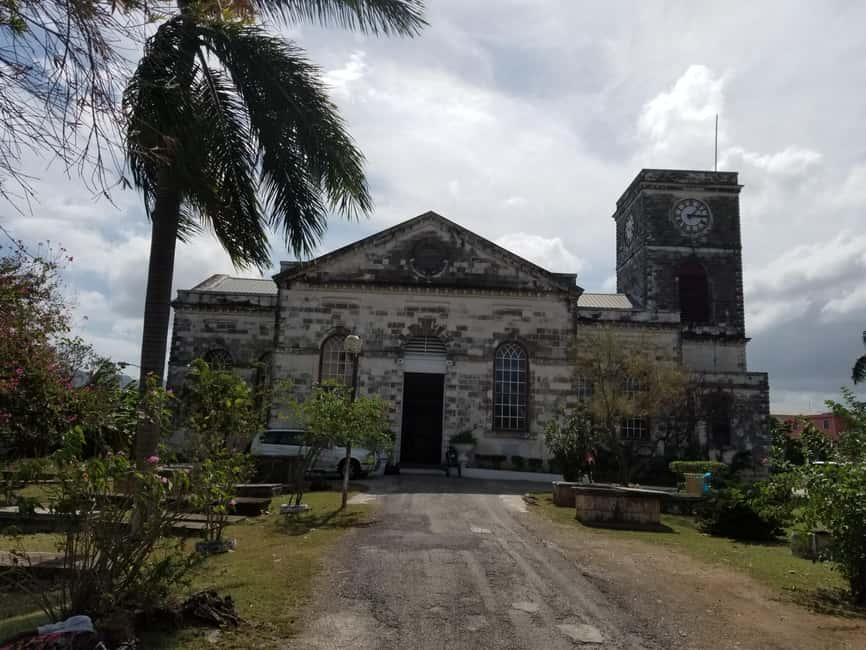 Montego Bay: City Highlights and Souvenir Shopping Tour - How the guides affect your day