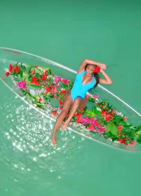 Montego Bay: Clear Kayak Drone Photoshoot Experience - Posing without feeling stiff