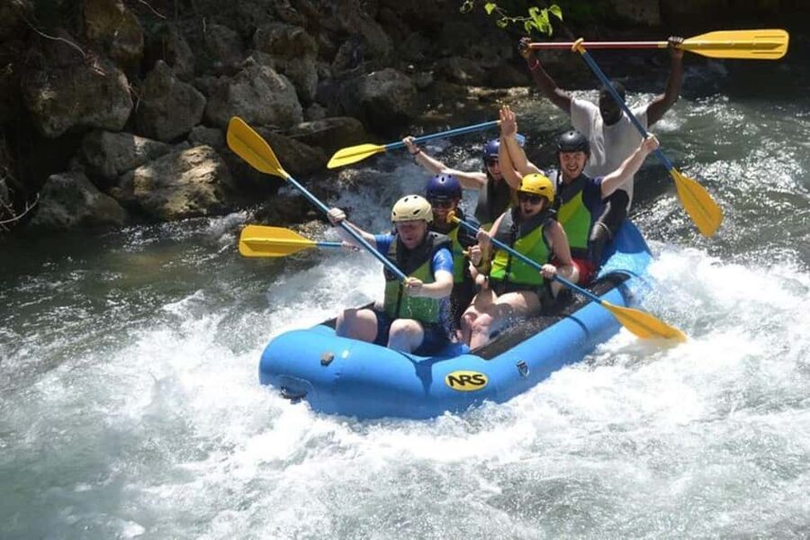 Montego Bay: Dunn's River Falls and River Rapids Adventure - Why the local guides matter