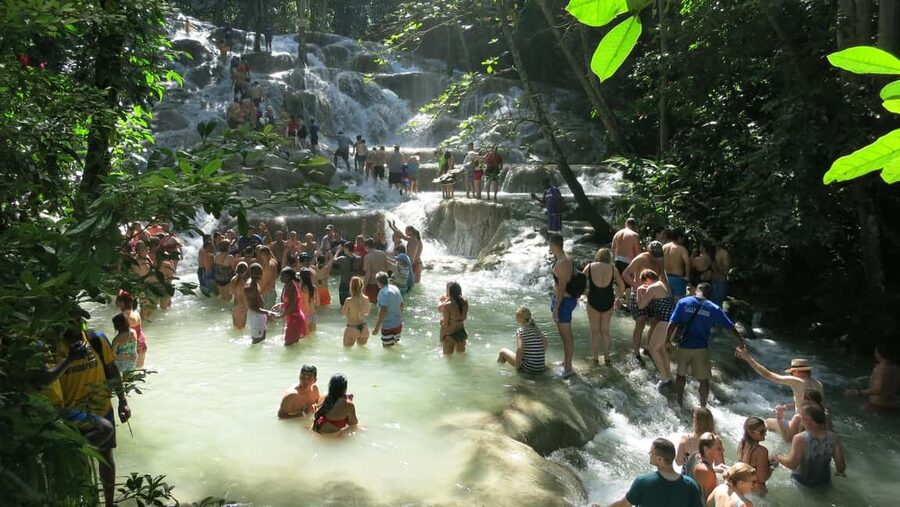 Montego Bay: Dunn's River Falls & Lunch at Bamboo Beach Club - The Montego Bay to Ocho Rios drive is part of the day