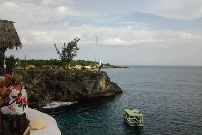 Montego Bay Excursion Negril 7 Miles Beach, Rick's Cafe and Time Square Shopping - Margaritaville for Lunch and Family Activities