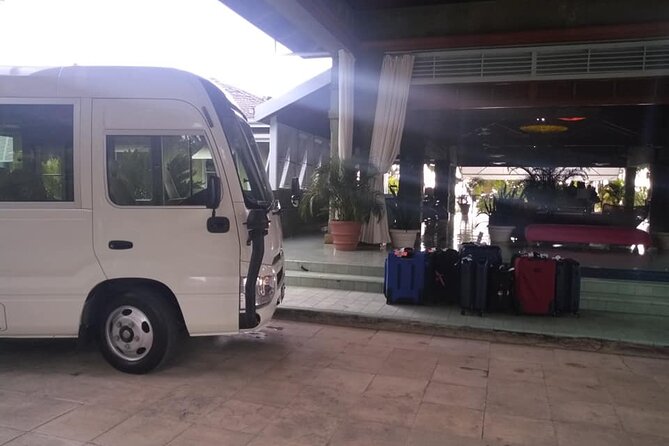 Montego Bay Hotels Private Airport Transfer to Sangster International (MBJ) - What flight tracking really adds