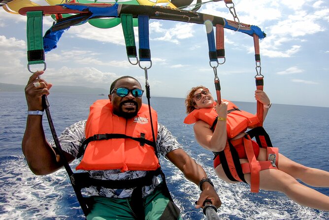 Montego Bay: Jet Car, Jet Ski and Parasailing - Two hours of air and water action in Montego Bay