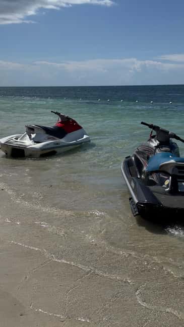 Montego Bay: Jet Car or Jet Ski Experience - A fast splash near Montego Bay