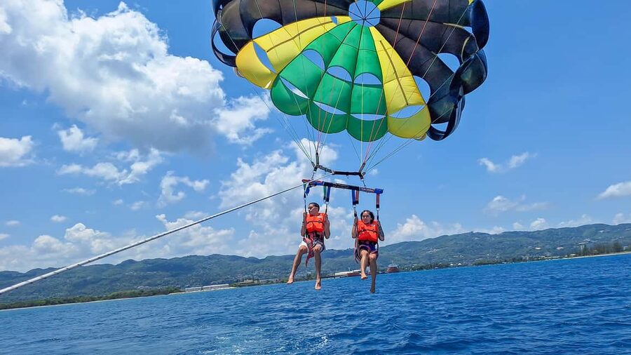Montego Bay: Parasailing and Jet Ski Combo with Pickup - Why the $165 price can make sense