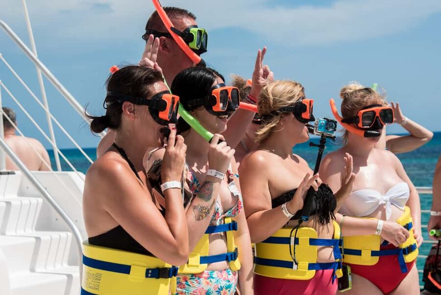 Montego Bay: Reggae Catamaran 18+ Cruise with Open Bar - Who will enjoy this cruise most?