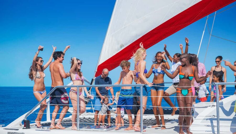 Montego Bay: Reggae Family Catamaran Cruise with Snorkeling - Snorkeling in the Marine Park